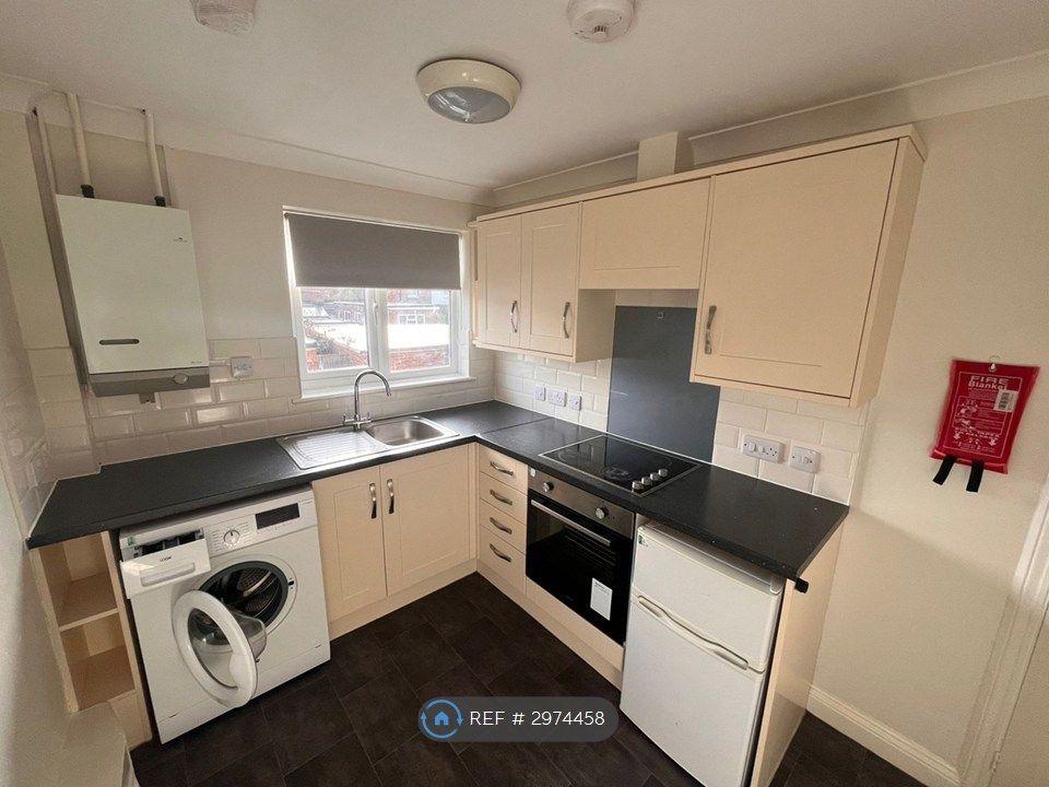 Property photo 1 of 7 Kitchen