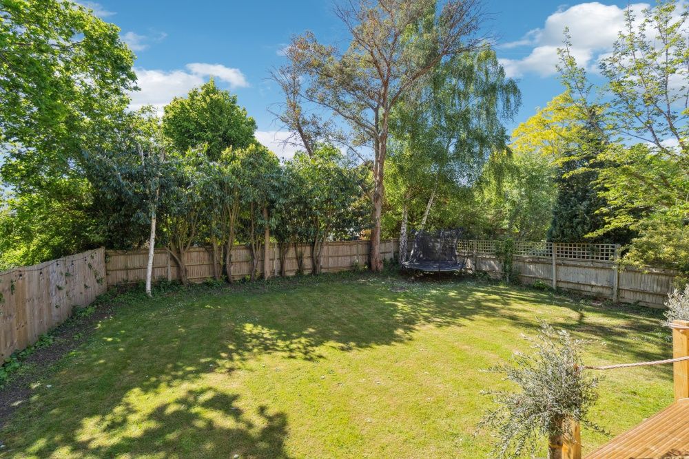 Property photo 2 of 27