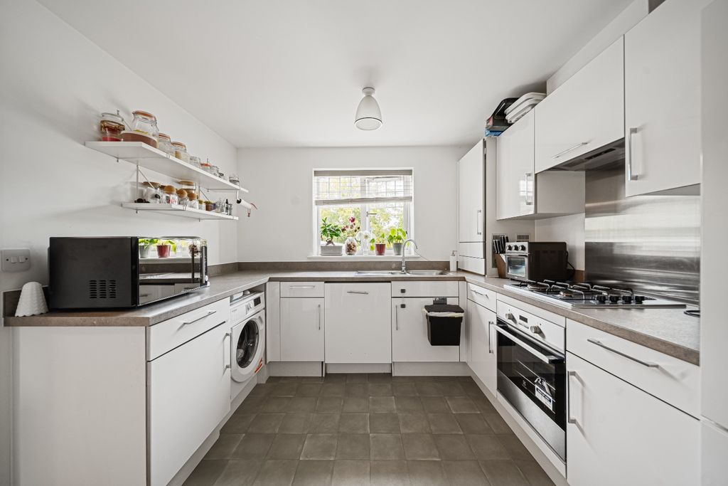 Property photo 3 of 17 5282043