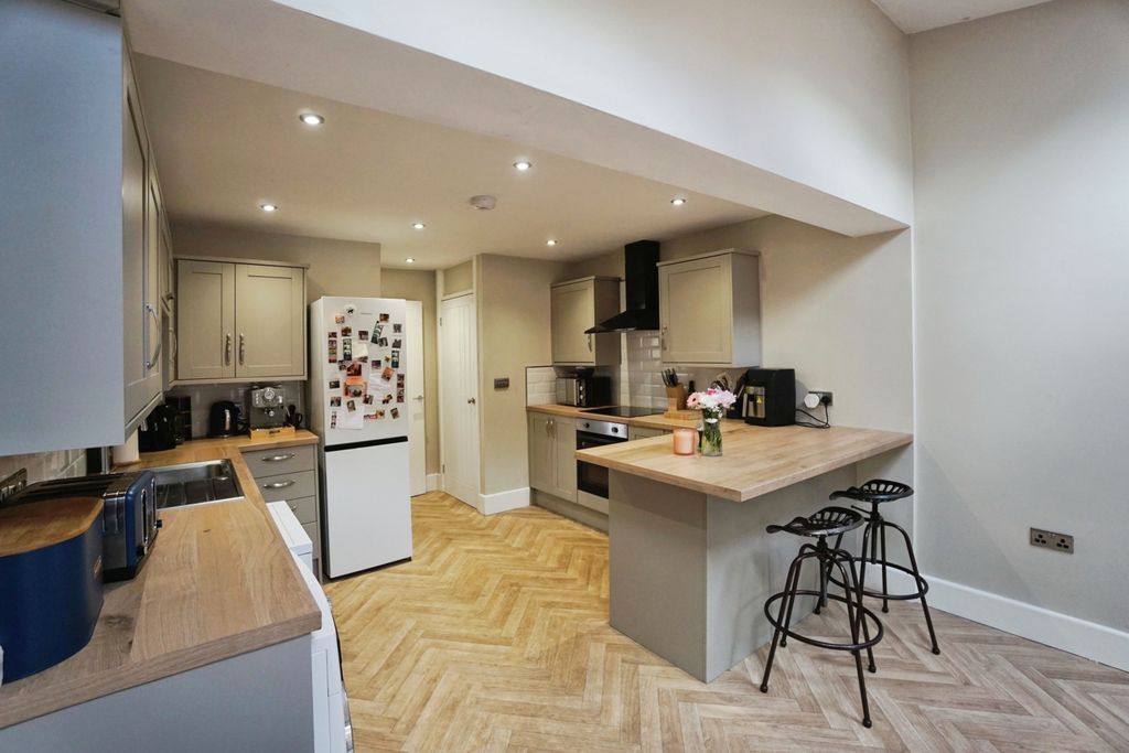 Property photo 2 of 15 Kitchen