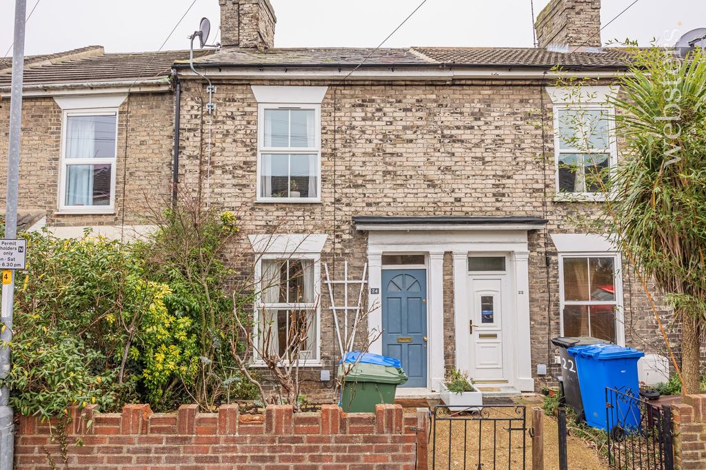 Property photo 1 of 12