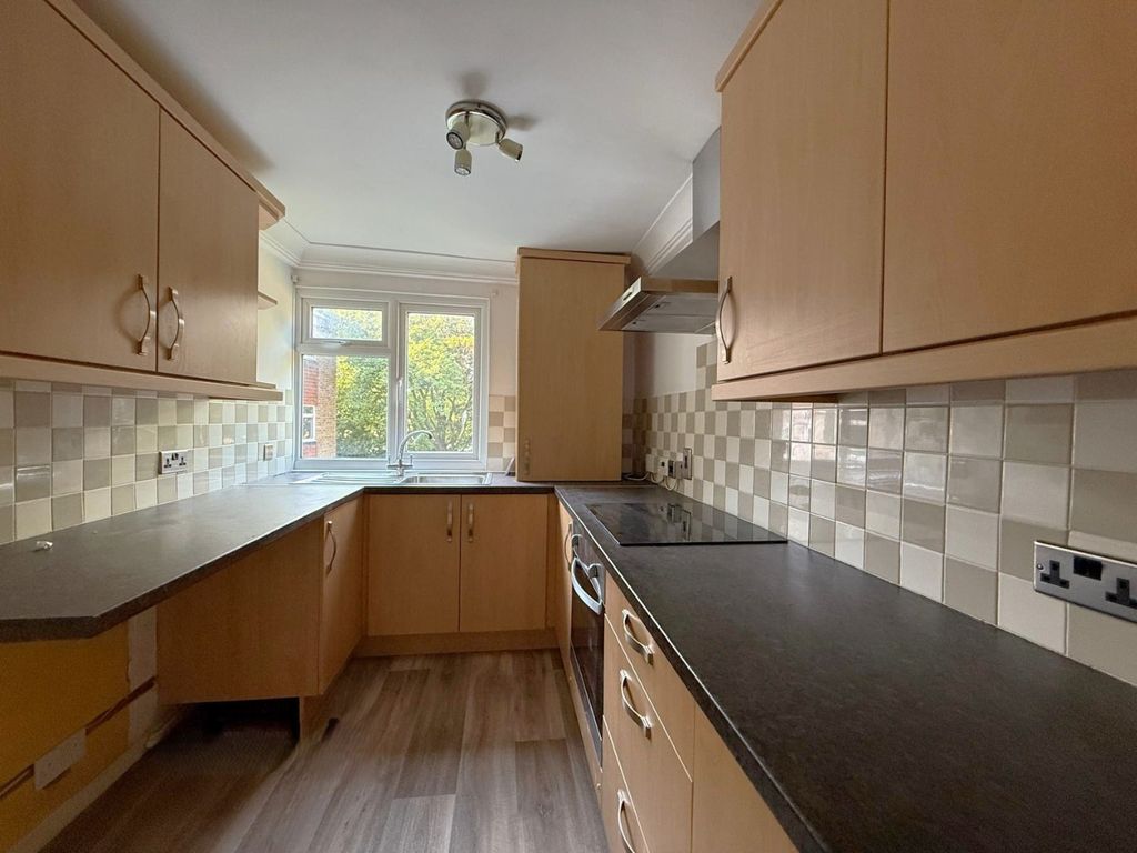 Property photo 2 of 8 1828534