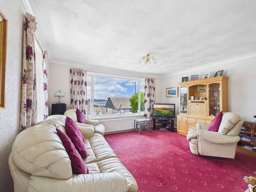 Property photo 3 of 27
