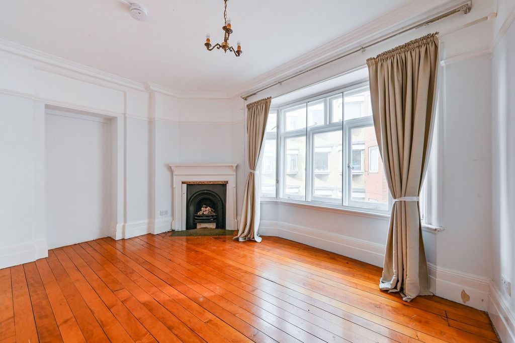 Property photo 2 of 10