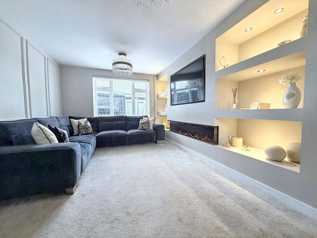 Property photo 2 of 23