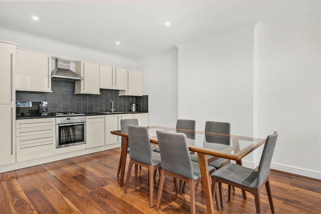 Property photo 1 of 10 Kitchen/Dining