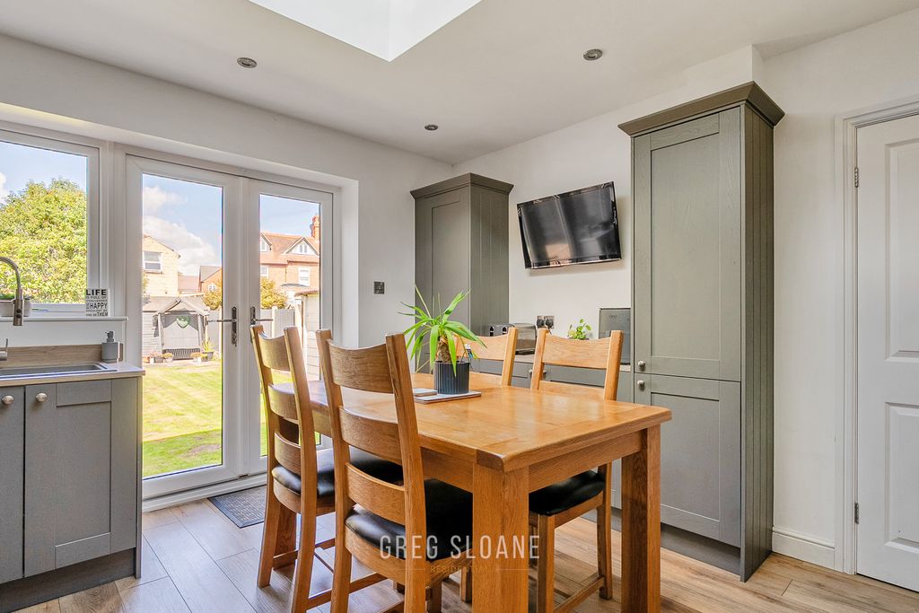 Property photo 3 of 18 1514593-9-1A0A6035d42F0