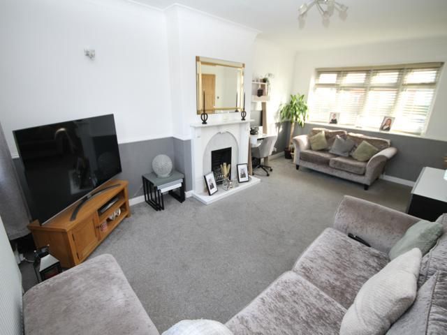 Property photo 2 of 27