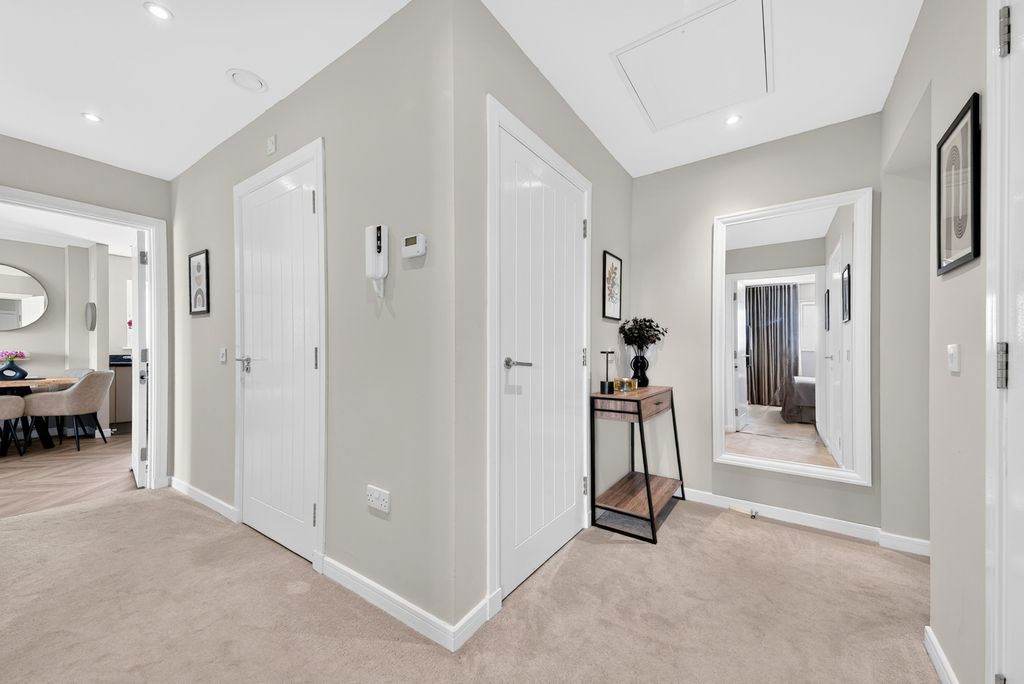 Property photo 2 of 12 Pbox-Img.Jpg