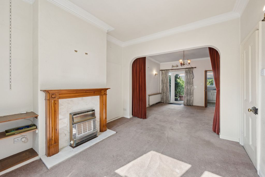 Property photo 2 of 21