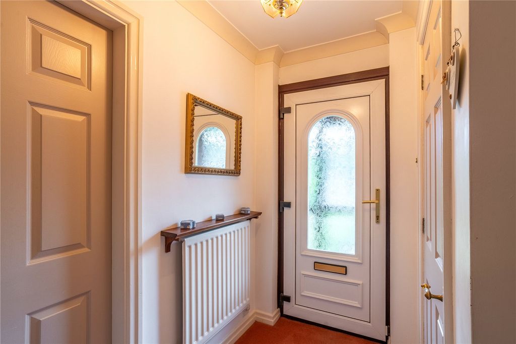 Property photo 2 of 28 Picture No. 27