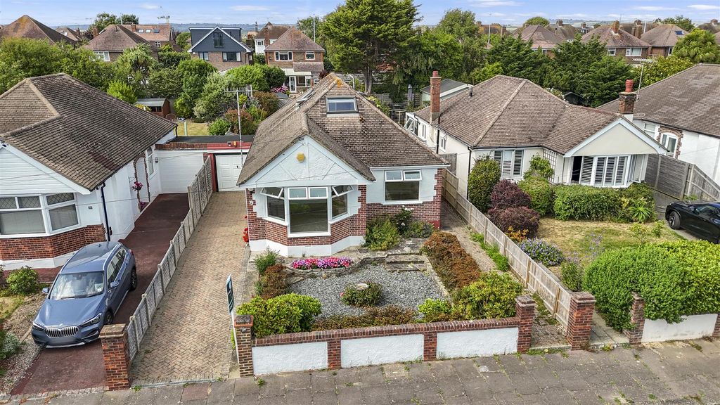 Property photo 1 of 25 37 Angus Road.Jpg