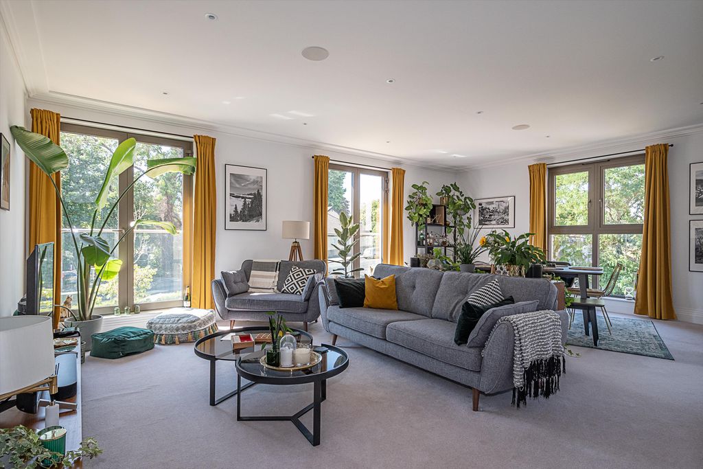 Property photo 2 of 21 Image