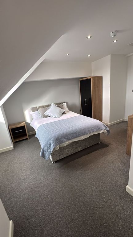 Property photo 1 of 9 Photo 10