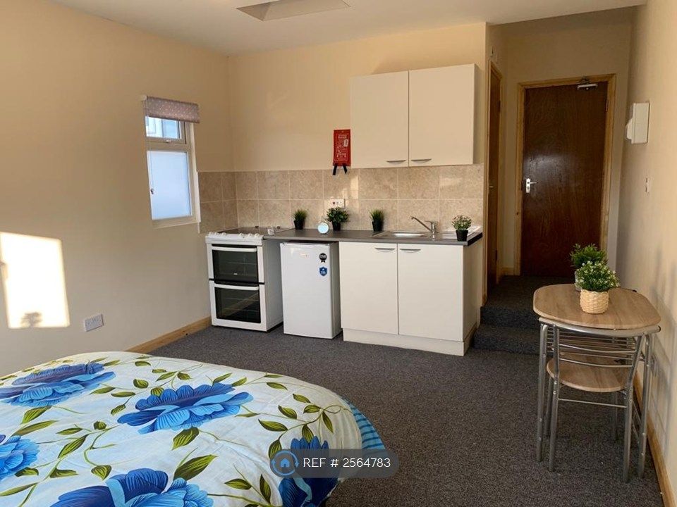 Property photo 2 of 8