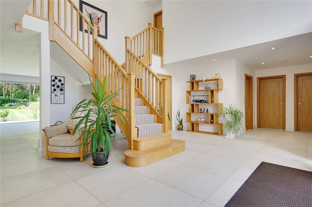 Property photo 2 of 32 Picture No. 03