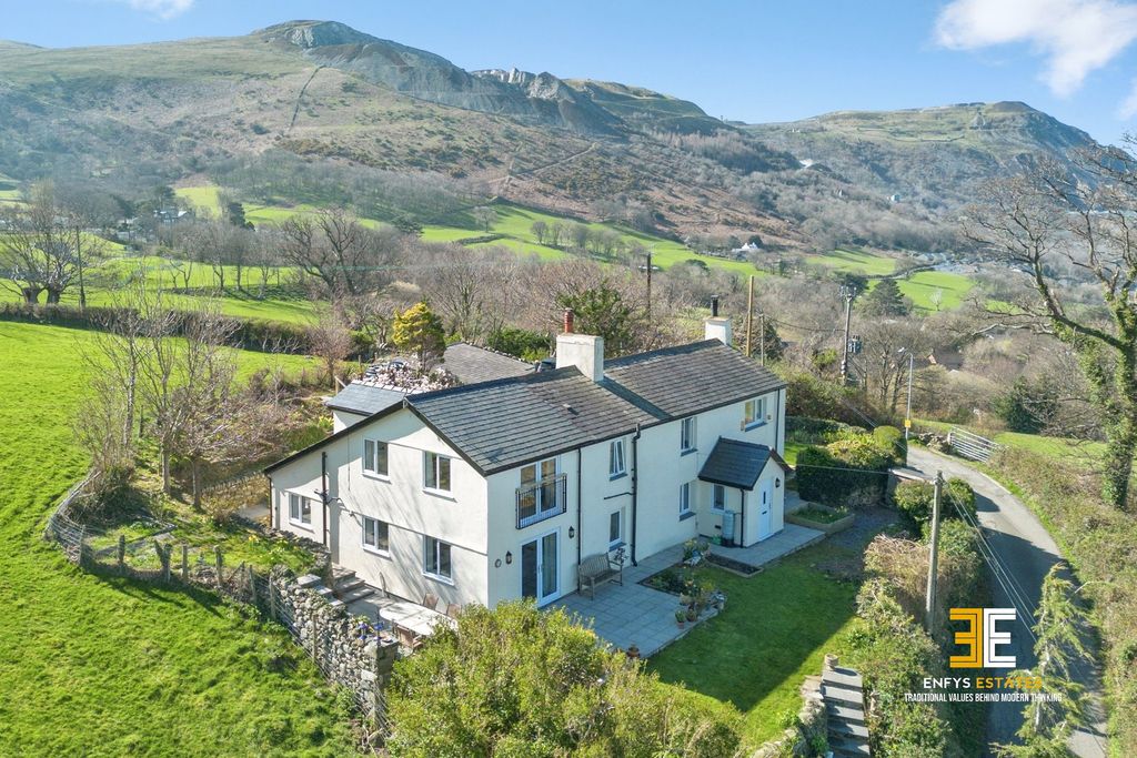 Property photo 1 of 43