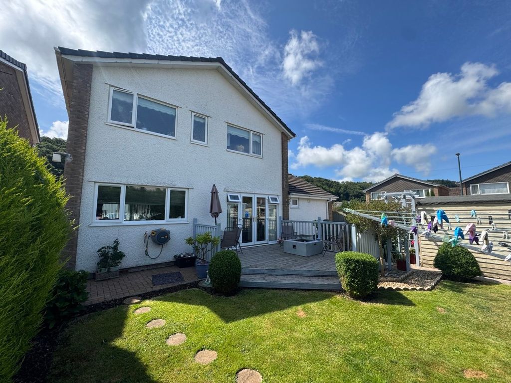 Property photo 2 of 39