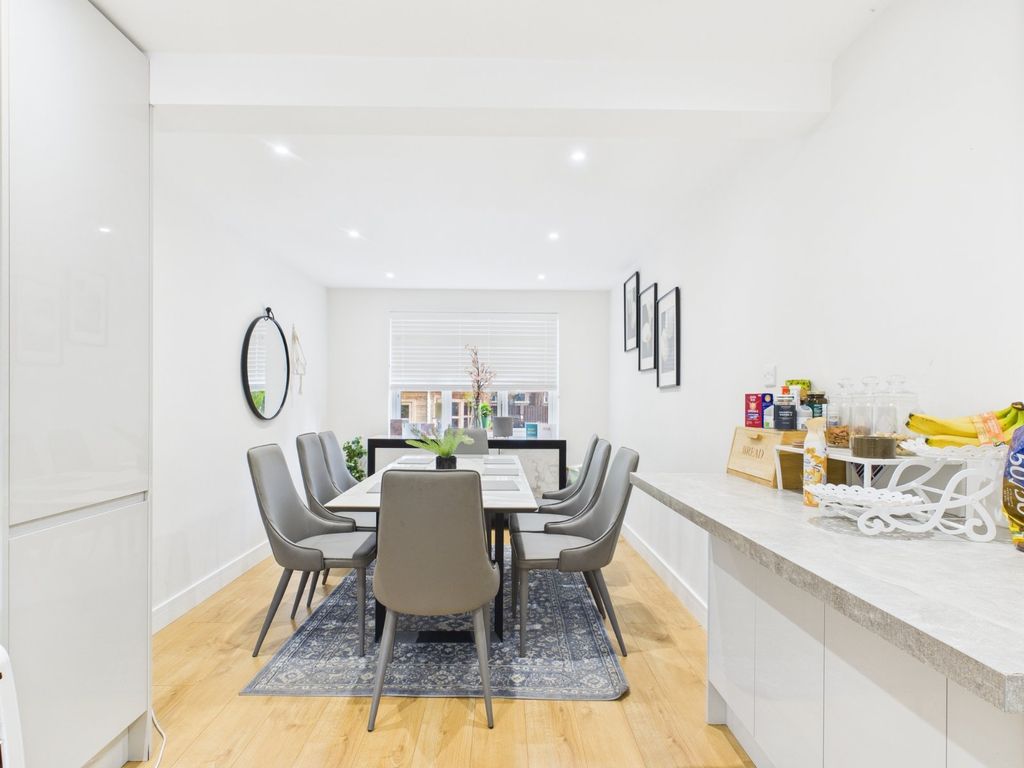 Property photo 3 of 17 Picture No. 10