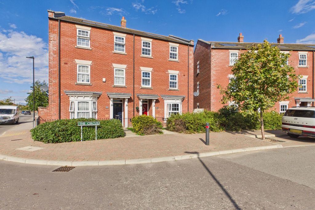 Property photo 1 of 25 Ewemove Spalding - The Circus - Front Of House