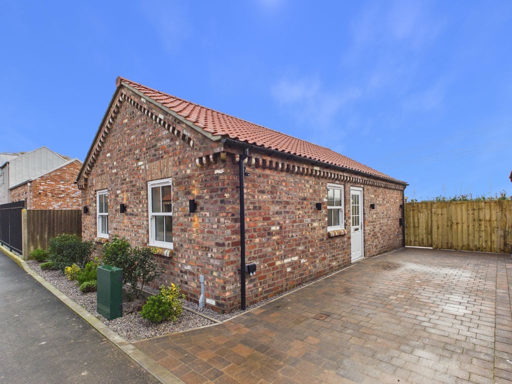 Property photo 1 of 16 4902120