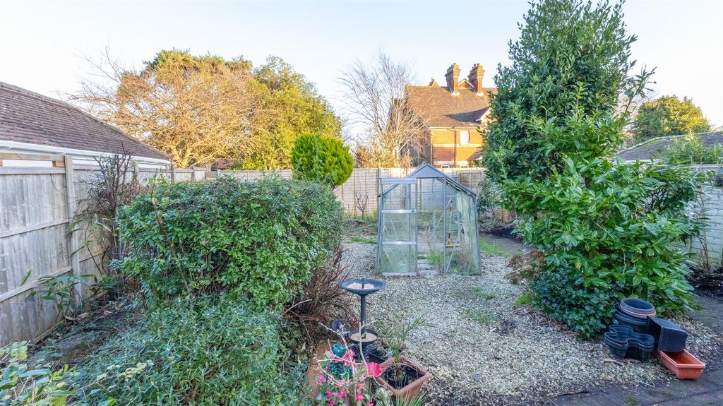 Property photo 2 of 18 Martin Avenue-05.Jpg