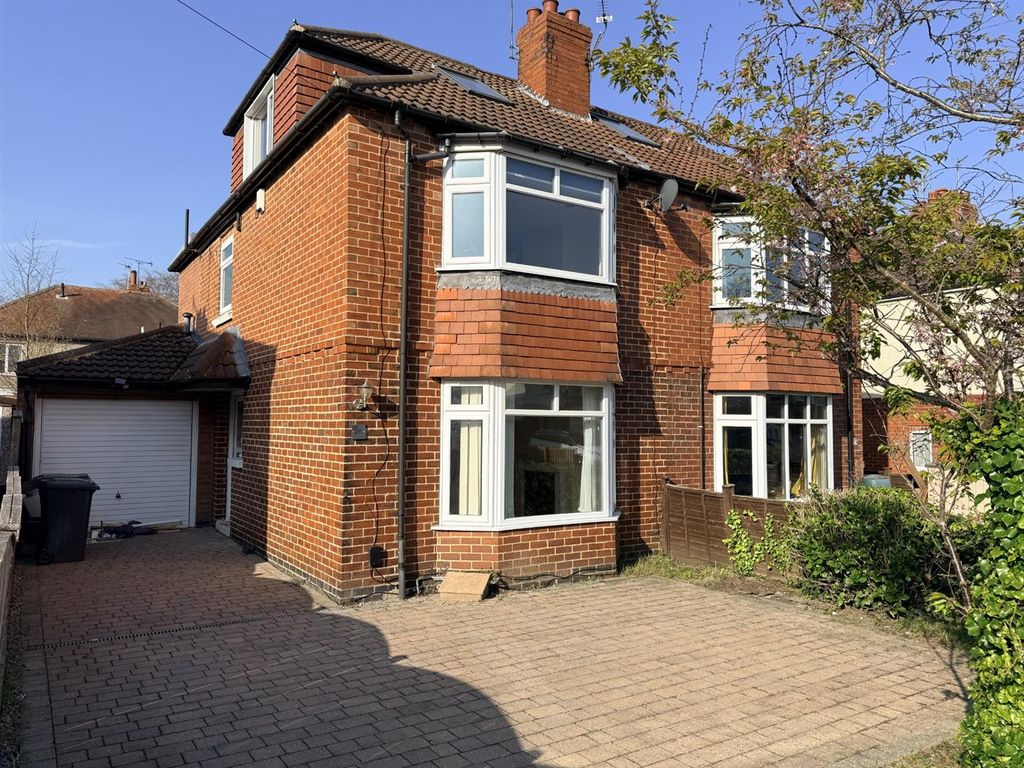 Property photo 1 of 11 c269F591-352E-4E30-81F0-Fbd069ee421F.Jpeg