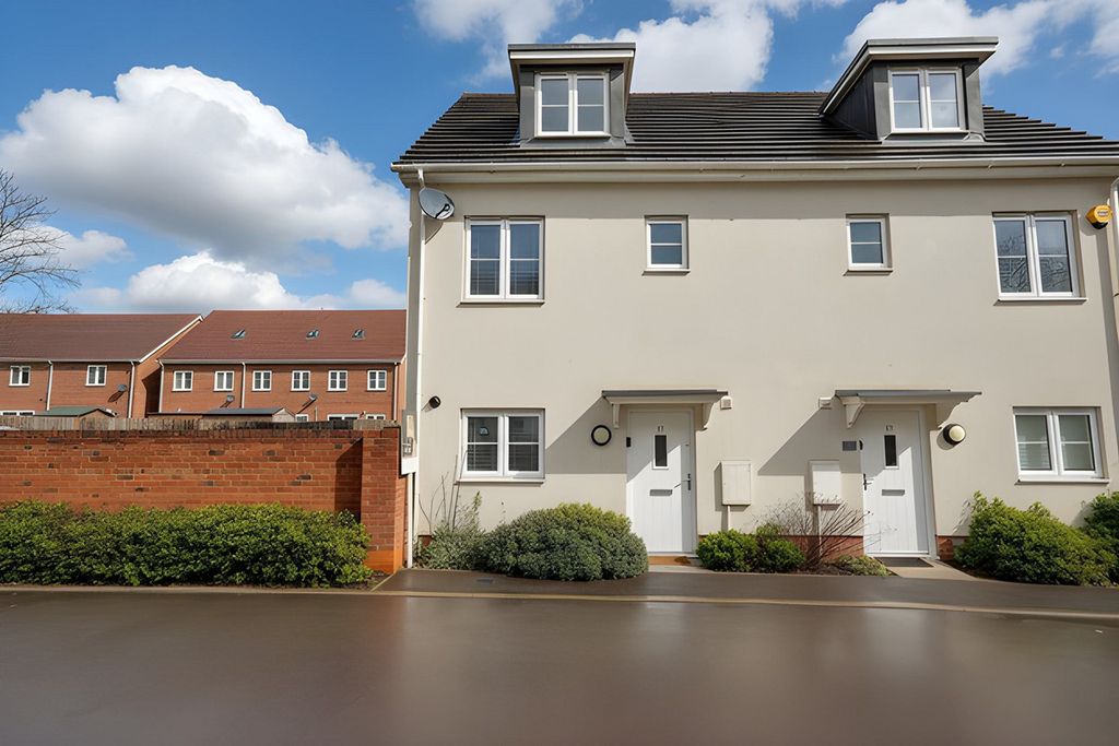 Property photo 1 of 32