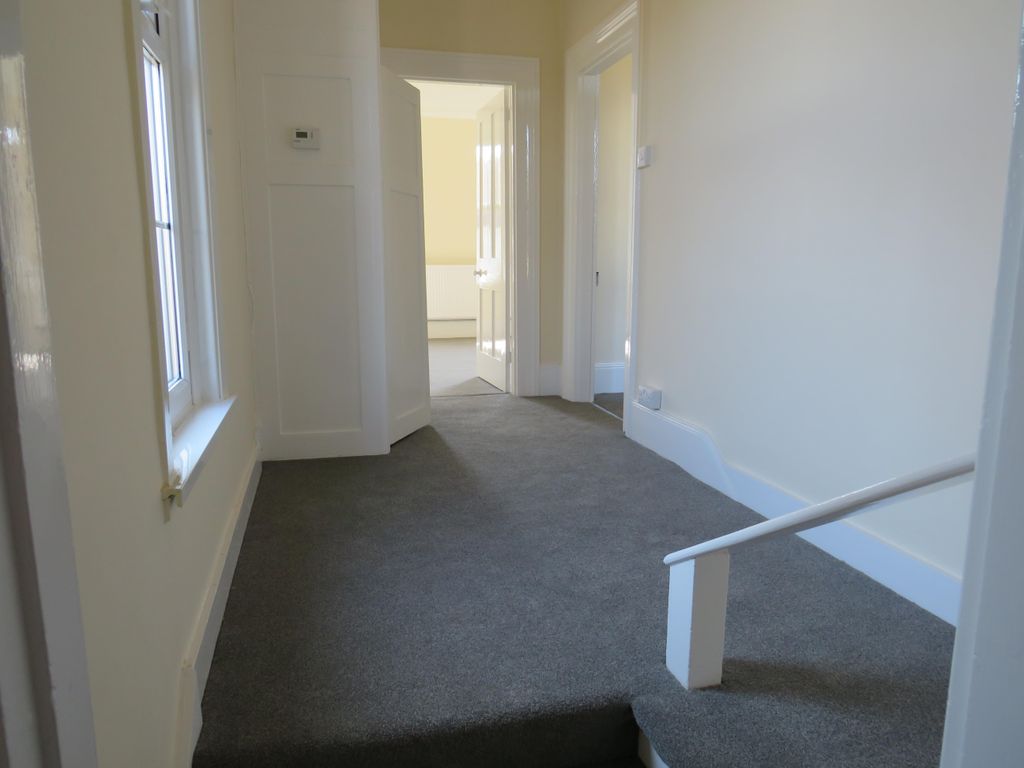 Property photo 2 of 8 Image