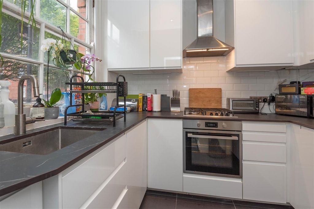 Property photo 3 of 13 Kitchen