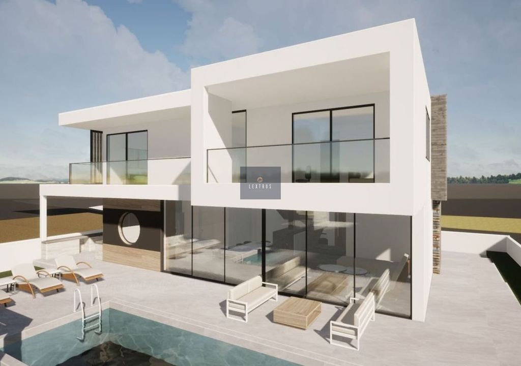 Property photo 2 of 5