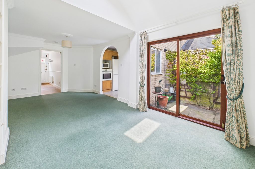 Property photo 2 of 16 Cam02545G0-Pr0390-Still005