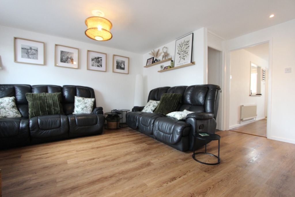 Property photo 3 of 14 Photo 6