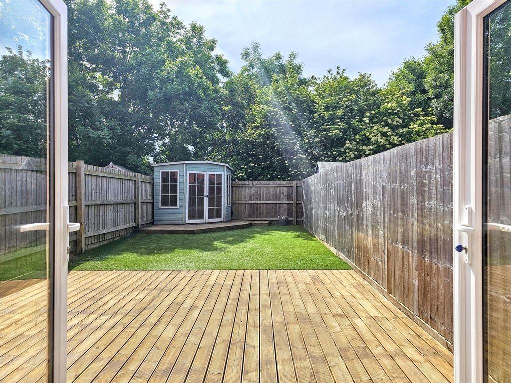 Property photo 2 of 17 Picture No. 18