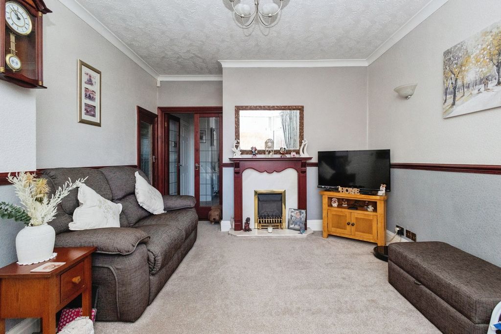 Property photo 3 of 20 Pbox-Img.Jpg