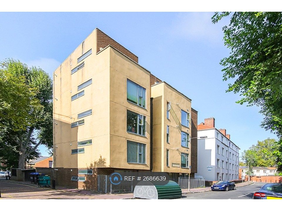 Property photo 2 of 8