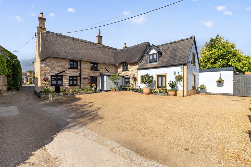 Property photo 1 of 43
