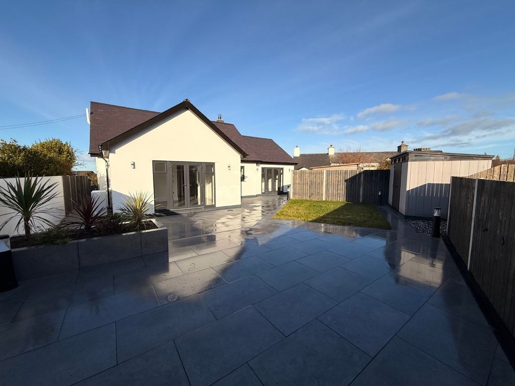 Property photo 3 of 35