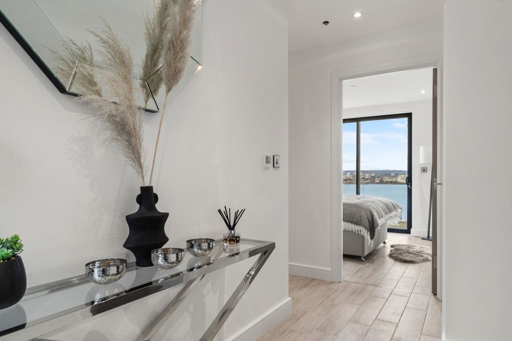 Property photo 3 of 9 Gallery