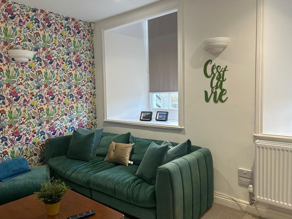 Property photo 3 of 7 c1E9Fbb0-d8F7-4545-8E10-4A748E423Cda.Jpeg