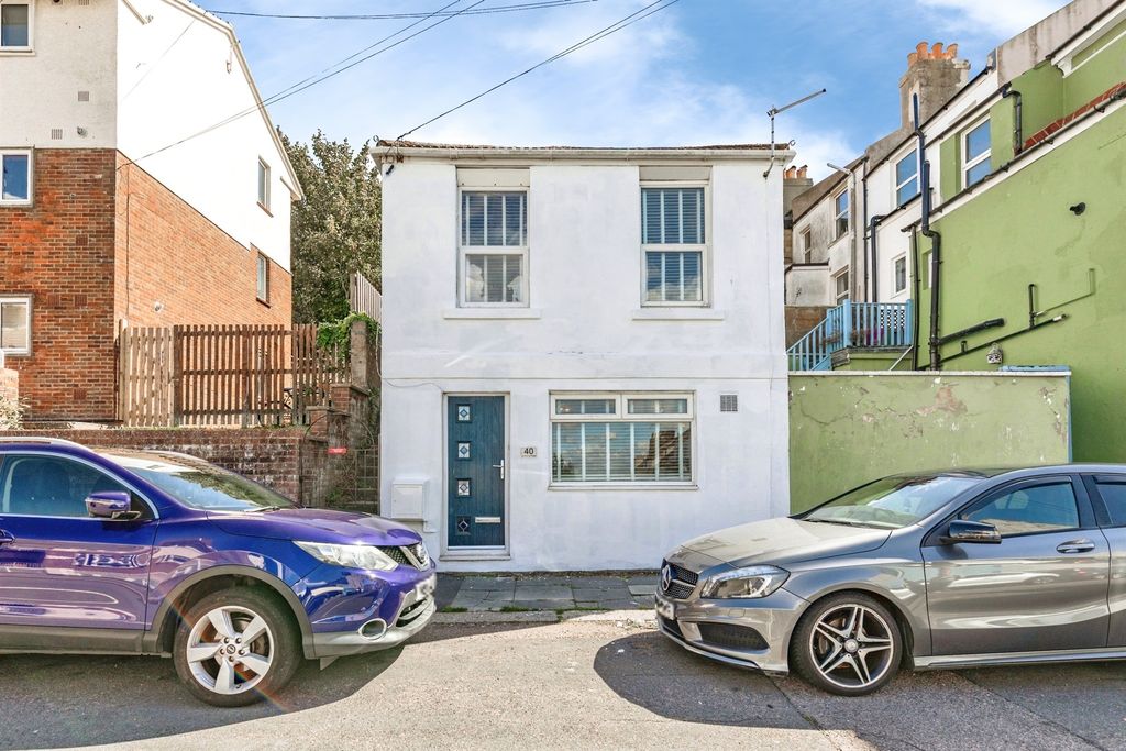 Property photo 1 of 13