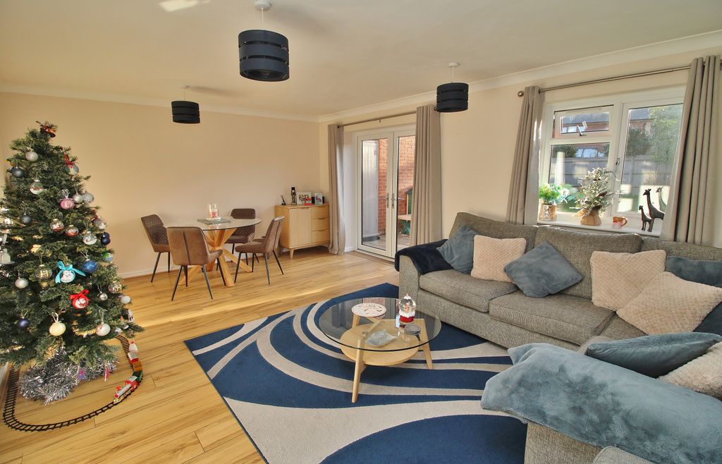 Property photo 3 of 17