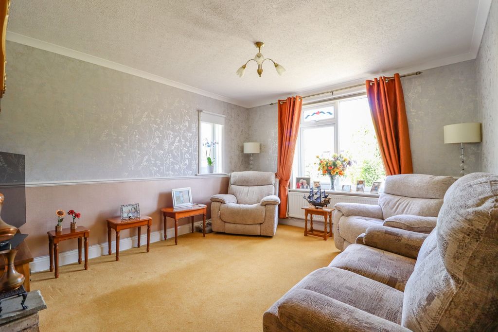 Property photo 3 of 27 4483932