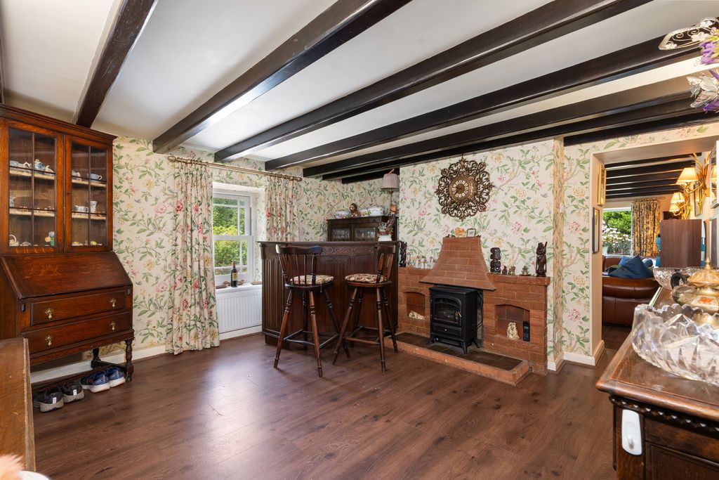 Property photo 3 of 38 Glen View