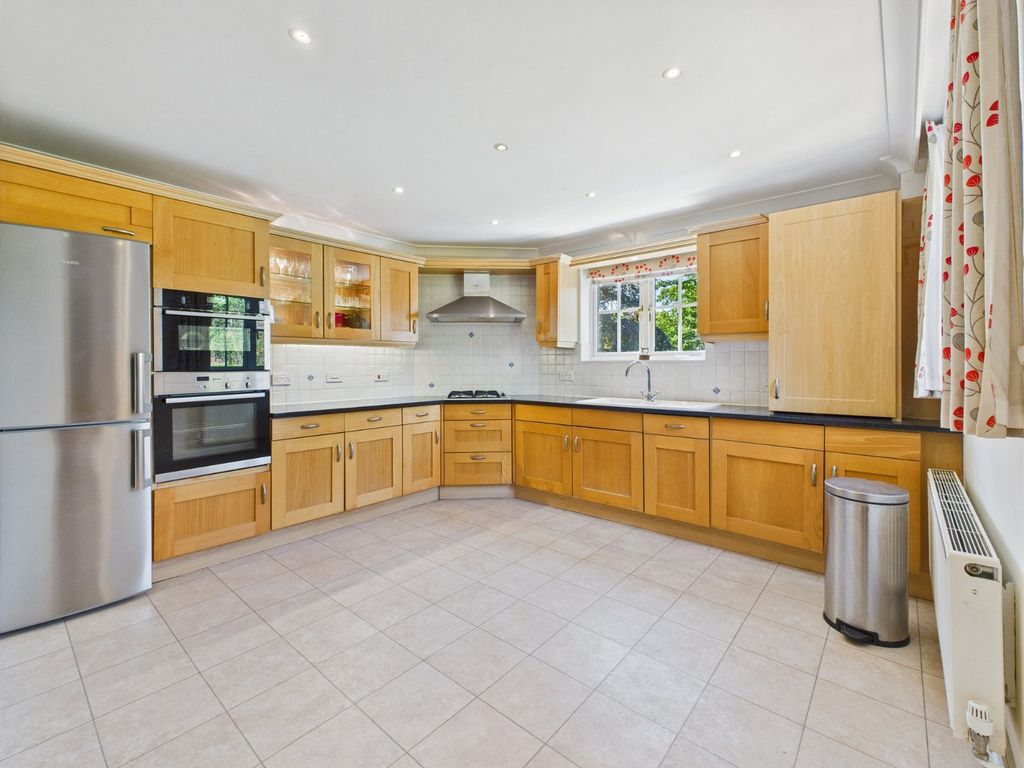Property photo 3 of 15 Kitchen