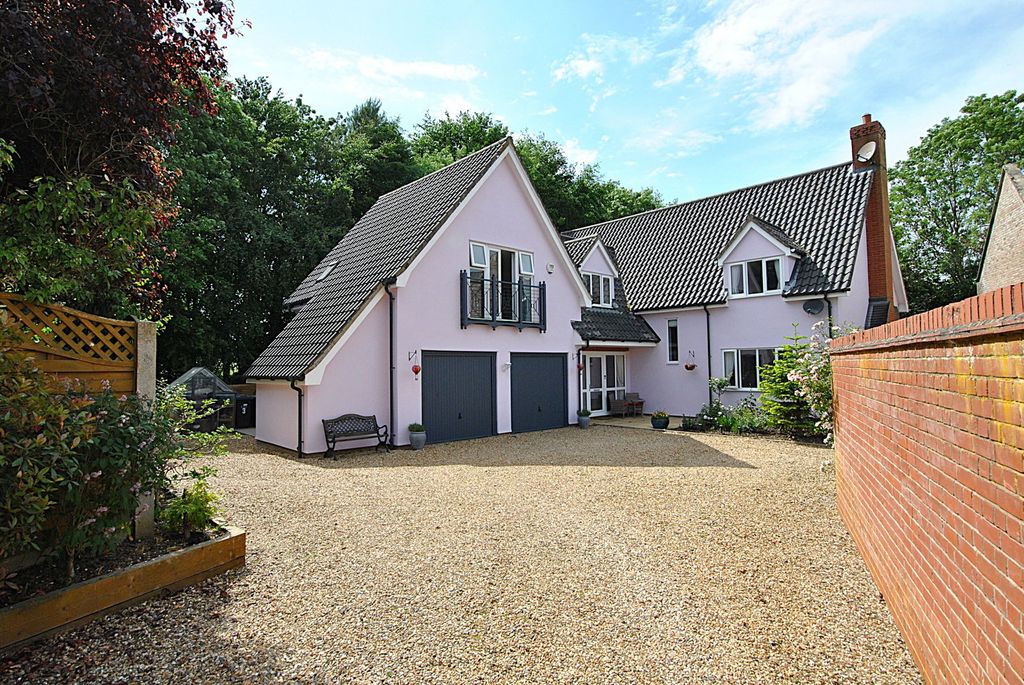 Property photo 1 of 28