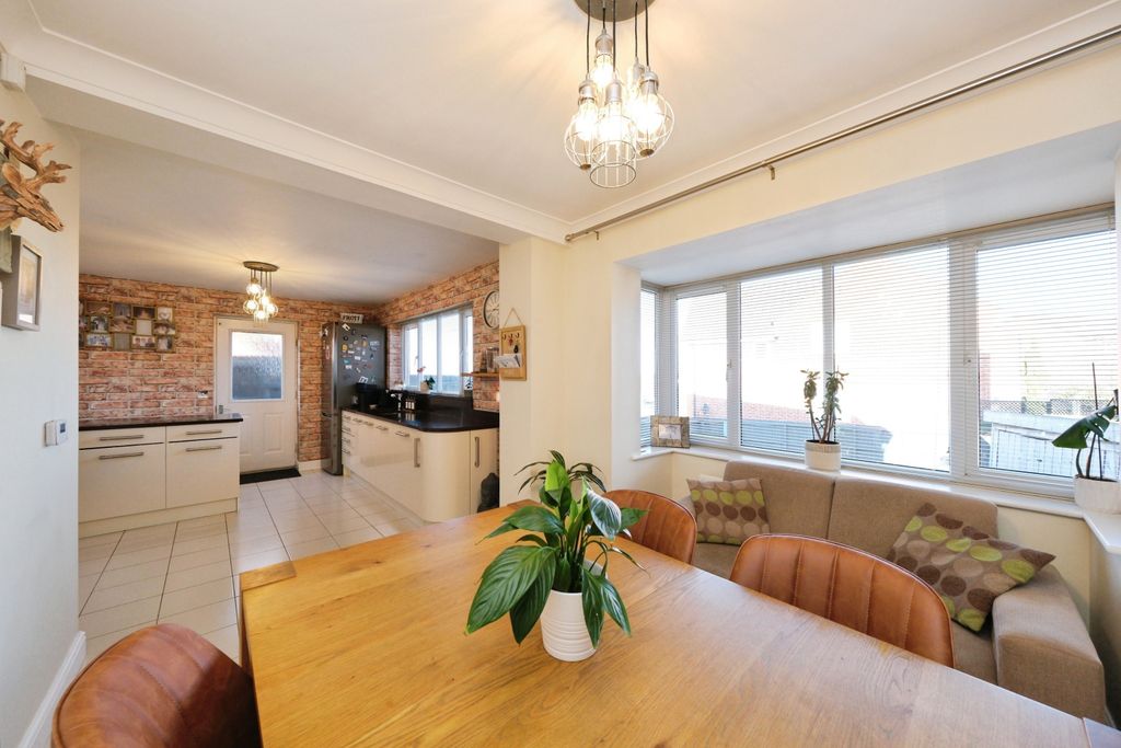 Property photo 2 of 20 Img_4968