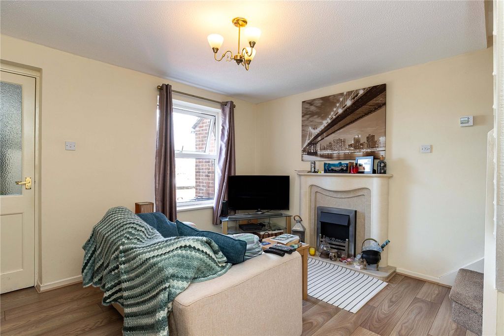 Property photo 3 of 12 Lounge/Diner