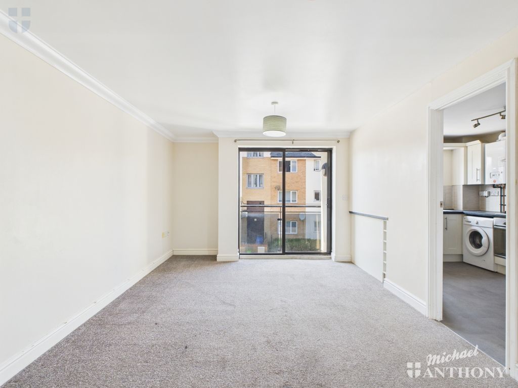 Property photo 2 of 8 Cam02773G0-Pr0330-Still007