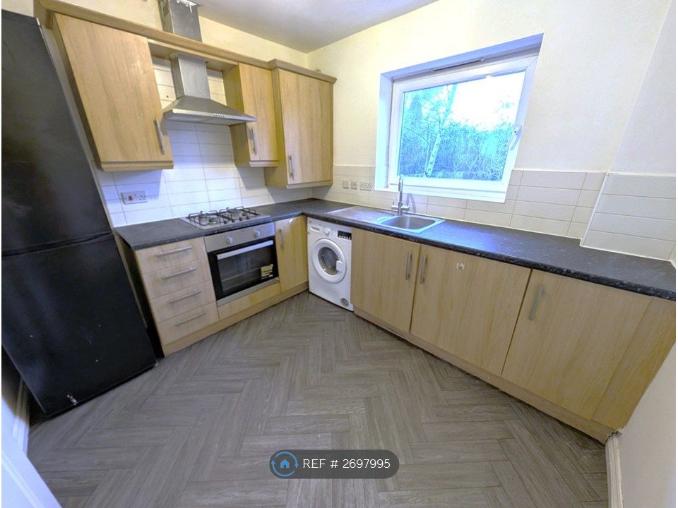 Property photo 2 of 31 Kitchen